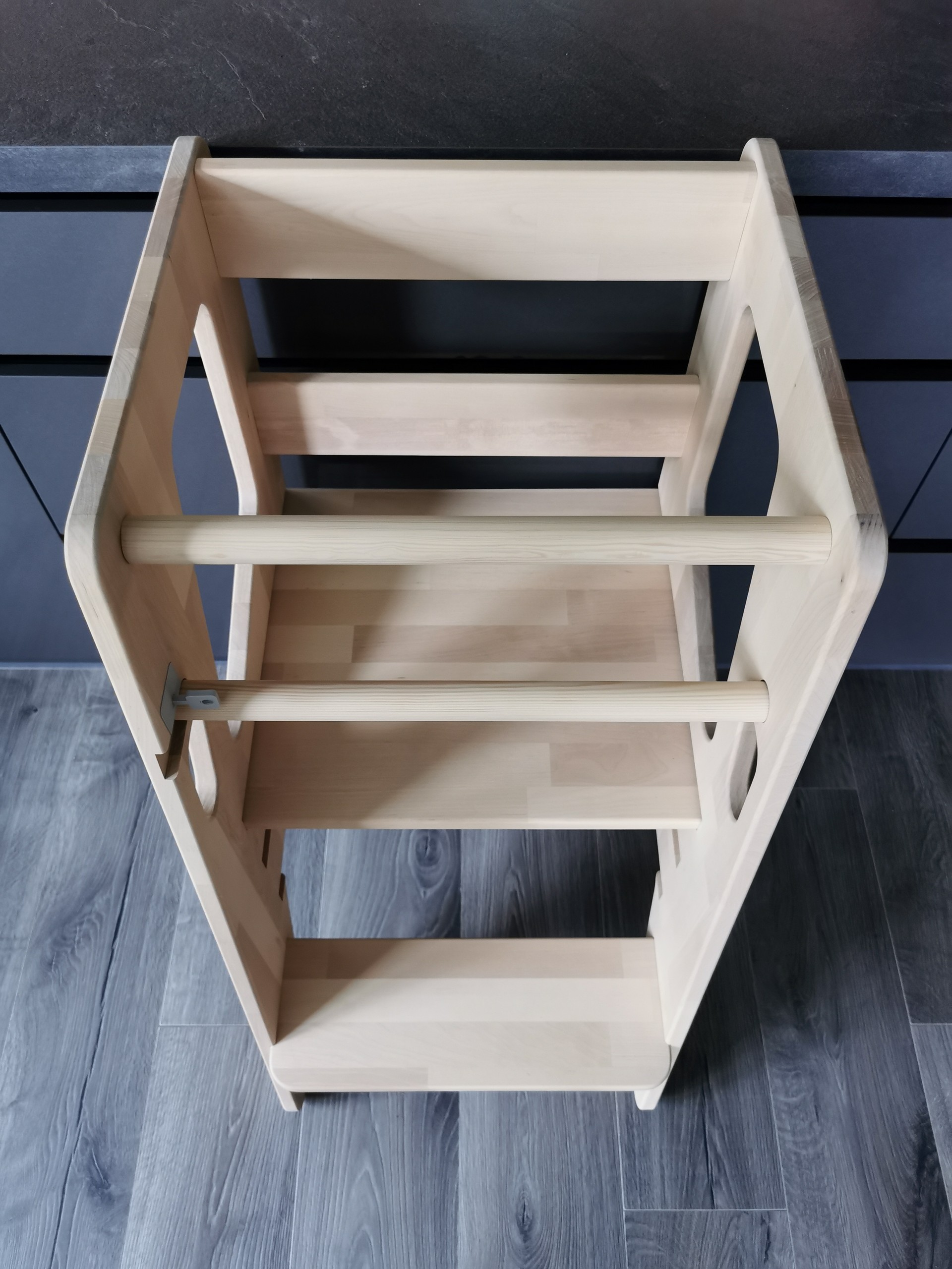 Tour d'observation Montessori Safety+ - Bouleau artisanal avec barrière verrouillable – Image 4